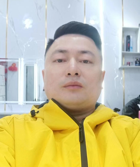曾哥的第一张照片--广州闪婚服务中心