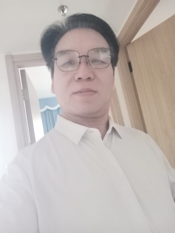 李敎授的第四张照片--广州闪婚服务中心