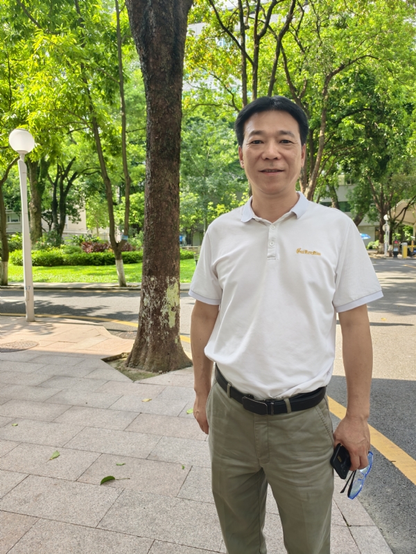 哈哥的第一张照片--广州闪婚服务中心